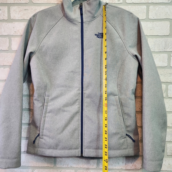 The North Face Womens Grey Jacket Full Zip Warm Navy Blue Stitching Size M  EUC - Picture 12 of 14